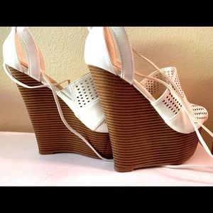 NWOT Justfab Wedge Heels